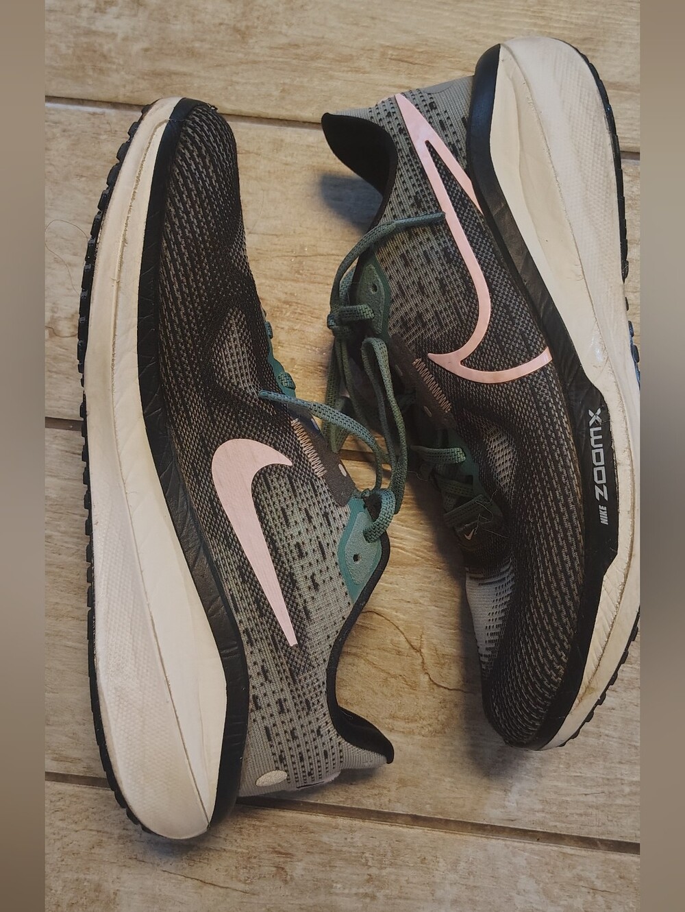 Nike "vomero 17"  Running Shoes Women's Size 9